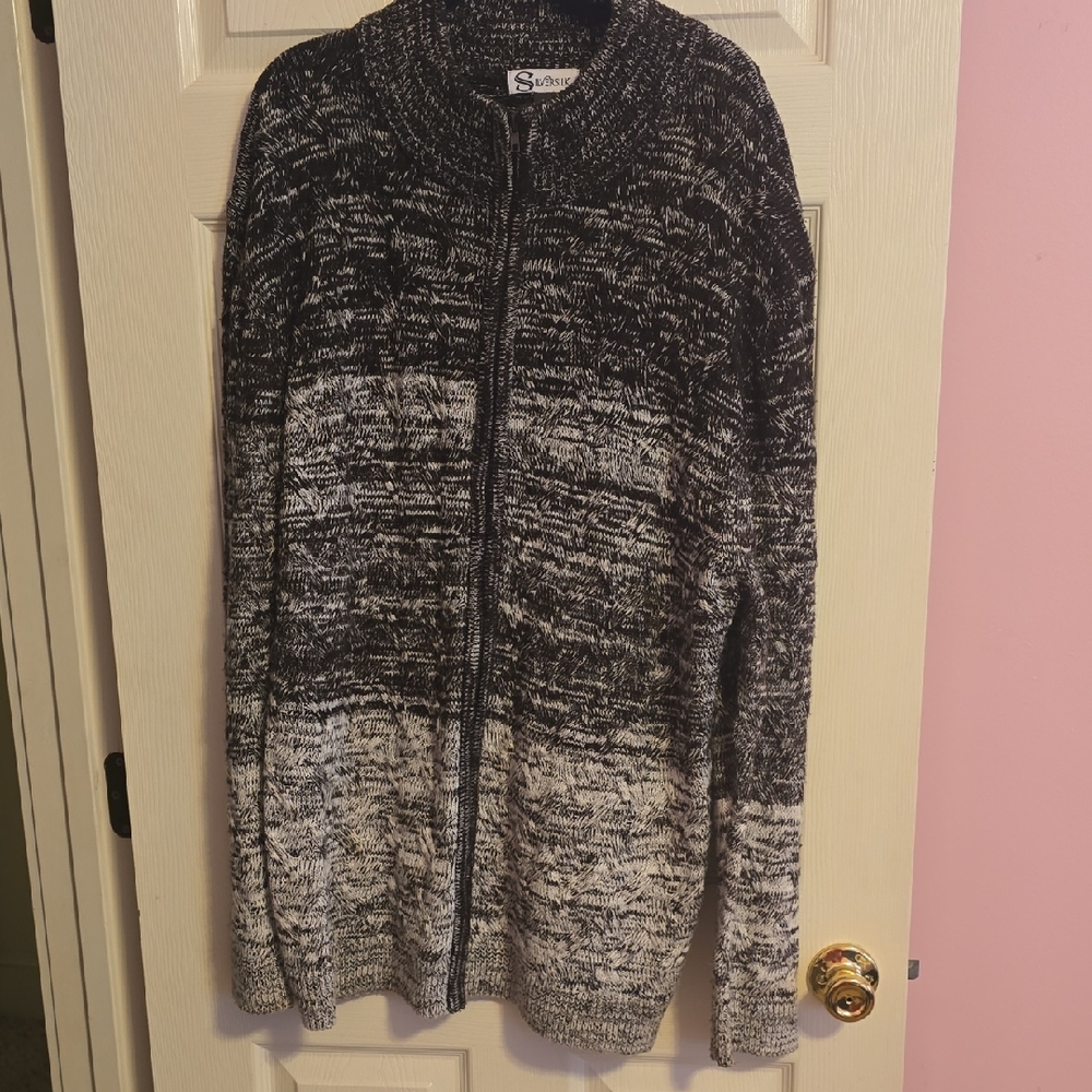 Silver Jeans Black and‎ White Zip-Up Sweater